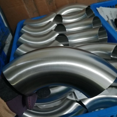 R1 R1.5 90 ডিগ্রী স্টিল পাইপ কনুই A234 Wpb কালো পেইন্টিং বাট ওয়েল্ড সিমলেস 8&quot;